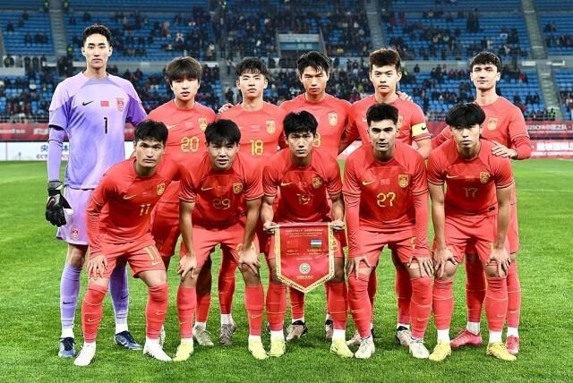 bob官方网站-U22国足亚预赛23人名单：王钰栋领衔强阵 胡荷韬压哨入围 4将被裁