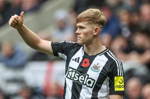 霍尔：错过联赛杯决赛去做手术是值得的，我对未来有更大期望