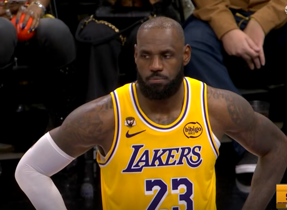 灾难！詹皇当卧底，13秒内失误+不防守葬送湖人，东契奇带不动他