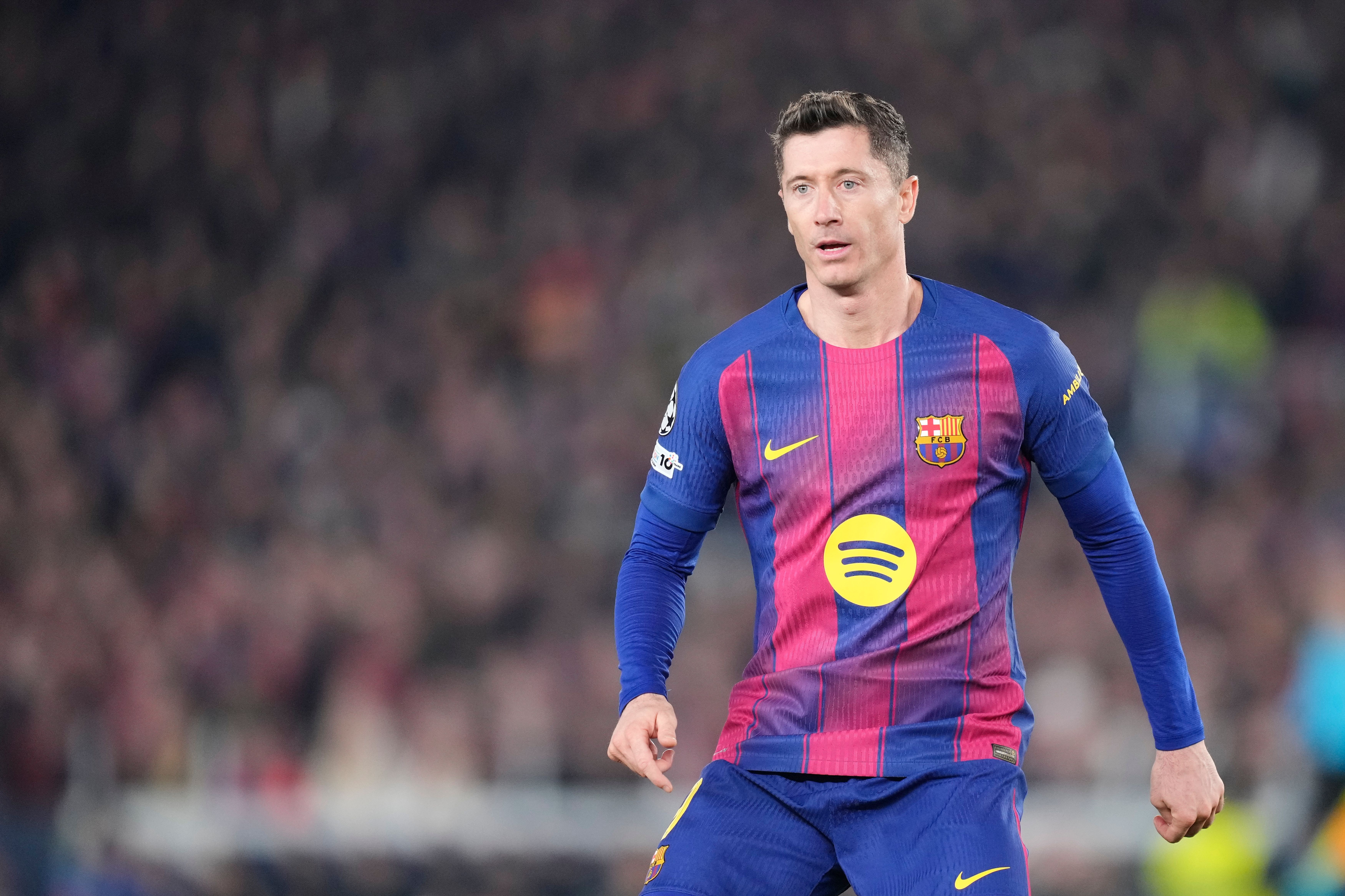 bob官网-罗马诺：莱万很快决定俱乐部和国家队未来，巴萨提供1年合同+降薪